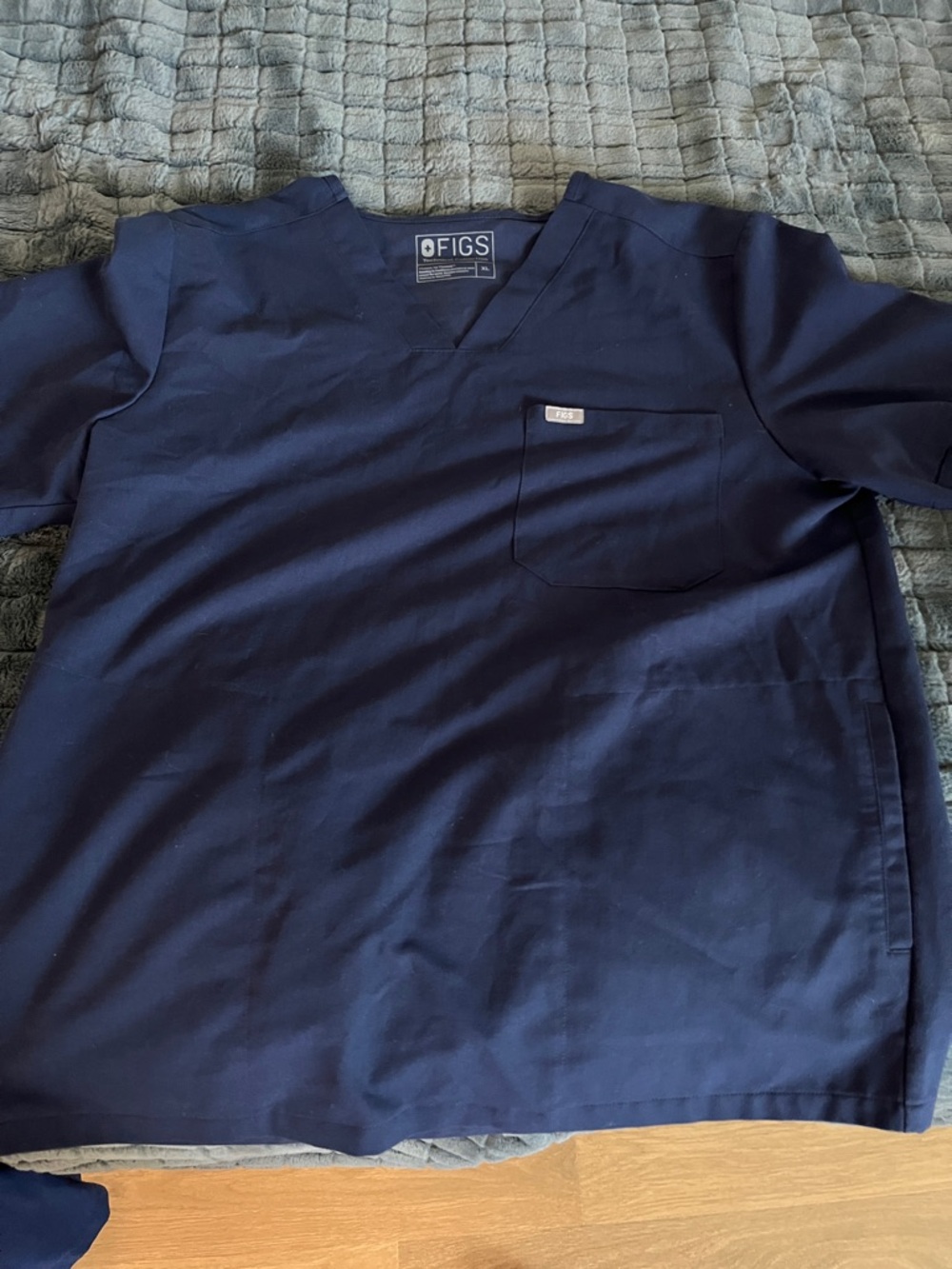Figs Navy XL scrub top